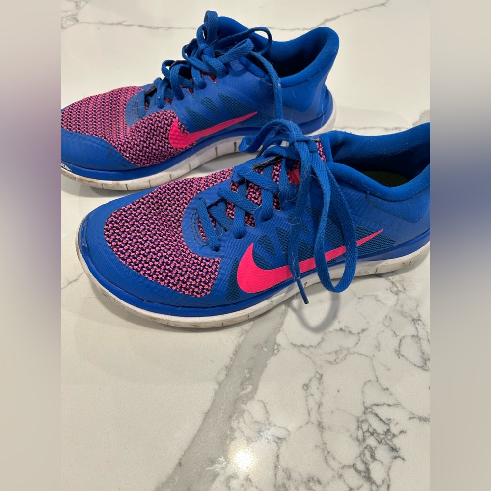 NIKE RUNNING SHOES, Size 7.5 - Picture 2 of 5